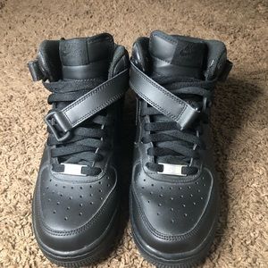 Nike Air Force mid all black